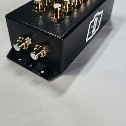 SBC Cock Box 1 In 6 Out Plastic RCA Distribution Box