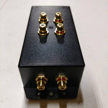 SBC Cock Box 1 In 2 Out Plastic RCA Distribution Box - Showtime Electronics
