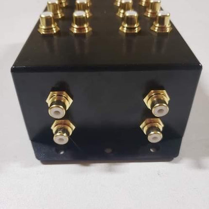 SBC Cock Box 2 In 8 Out Plastic RCA Distribution Box - Showtime Electronics
