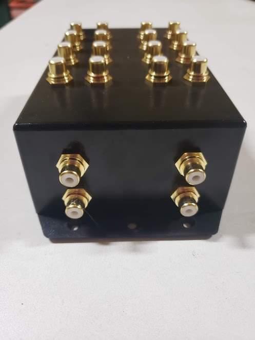 SBC Cock Box 2 In 8 Out Plastic RCA Distribution Box - Showtime Electronics